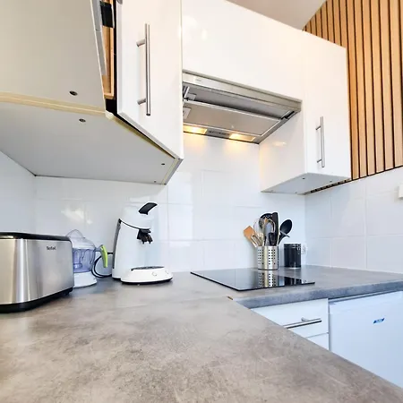 Les Amoureux - T2 Hyper Centre Ville, 100m Plage, A Pied, Wifi *