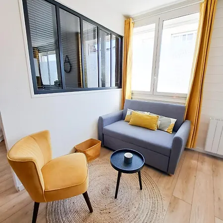Apartment Les Amoureux - T2 Hyper Centre Ville, 100m Plage, A Pied, Wifi Royan